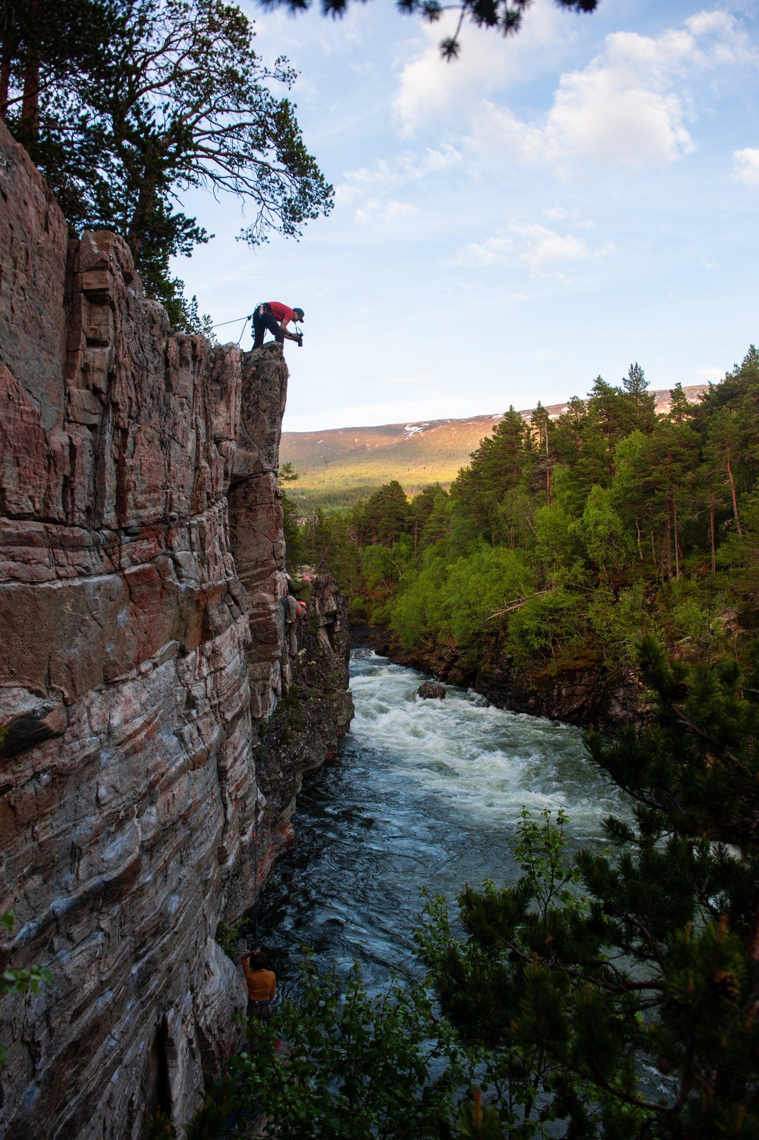 From Crags to Consciousness: Climbing Greener One Step at a Time - Rúngne