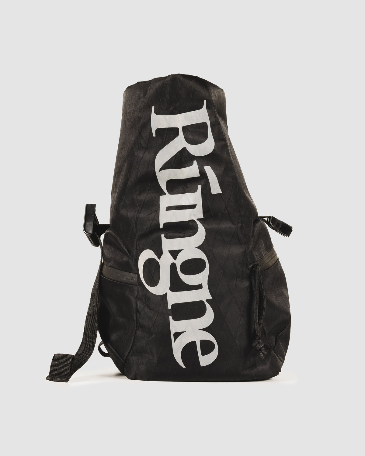 Send Station Bucket from the back, rolled and closed, with the Rungne wordmark