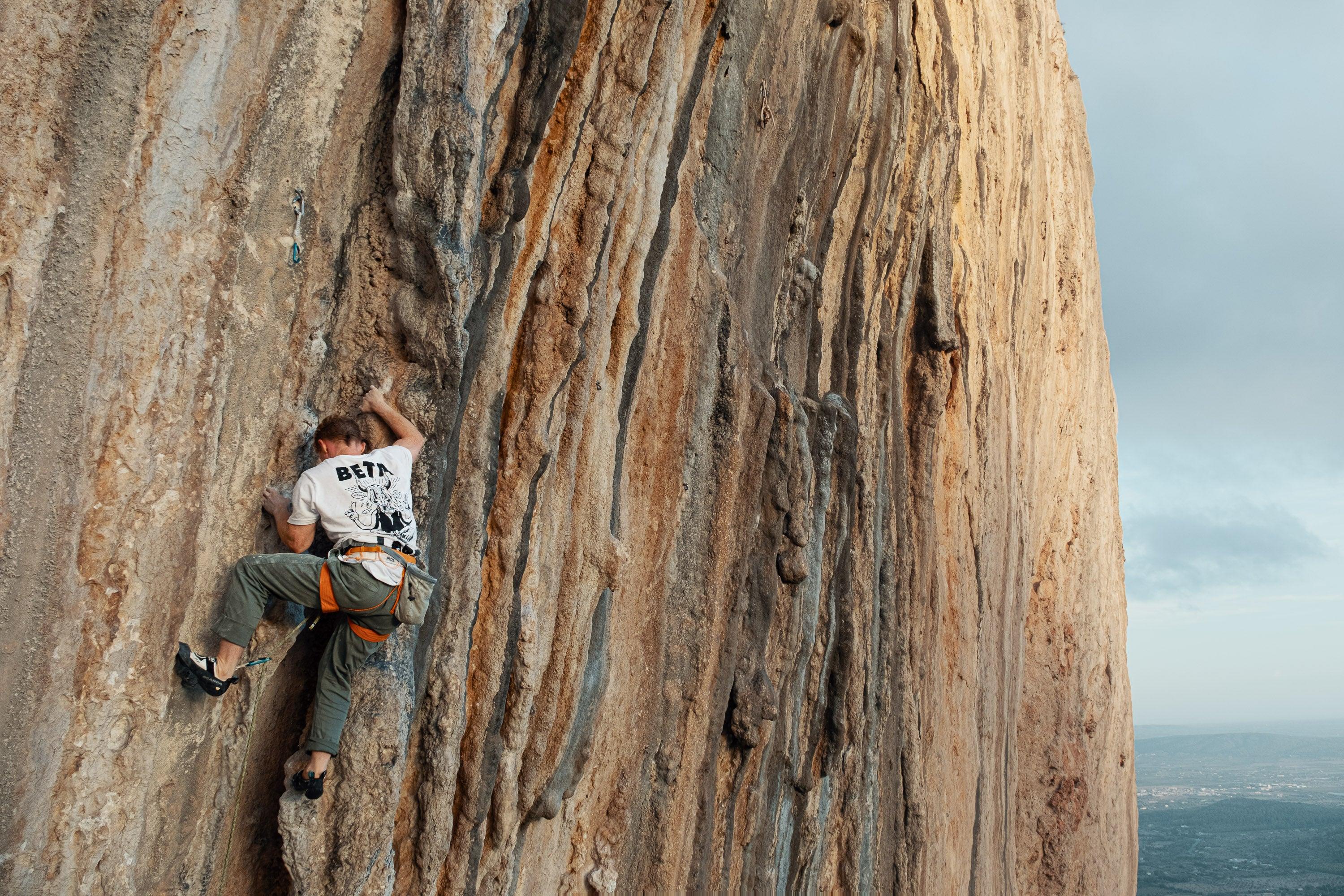 The Perfect Pants Finder: Tailoring Your Climbing Experience - Rúngne