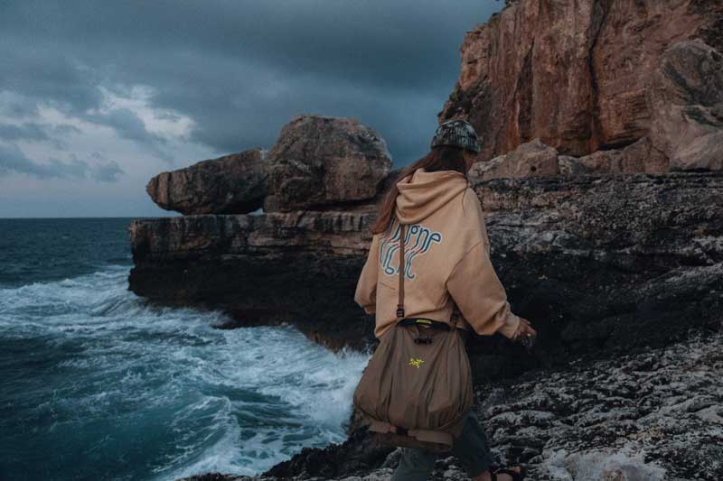 Layback Hoodie Oversized Print