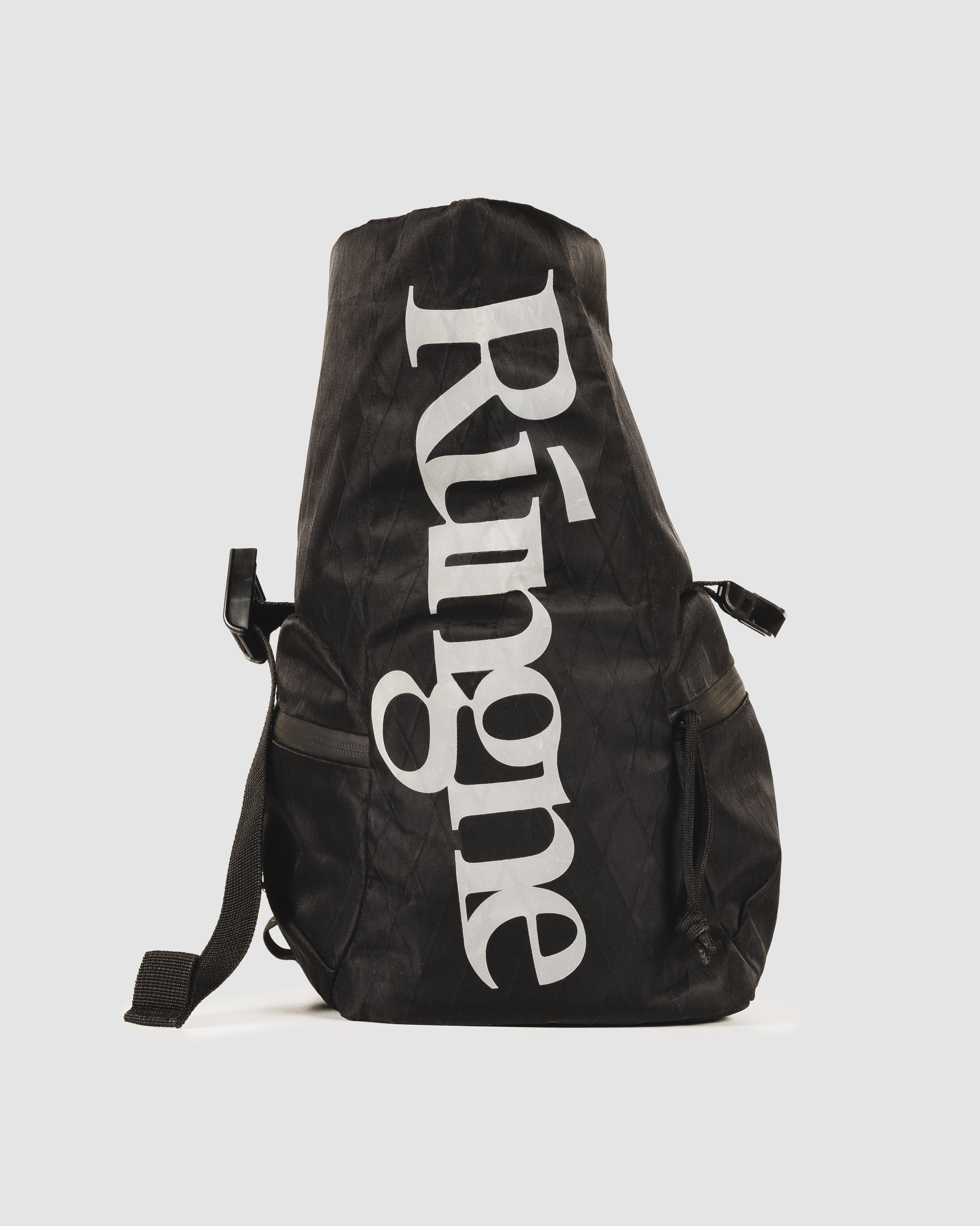 Send Station Bucket from the back, rolled and closed, with the Rungne wordmark